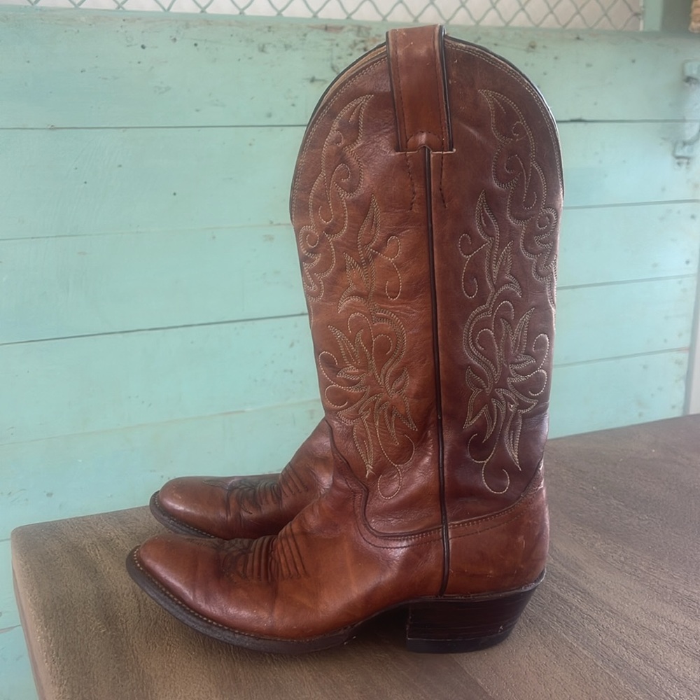 Justin Women’s Classic Brown Boots Size 6B